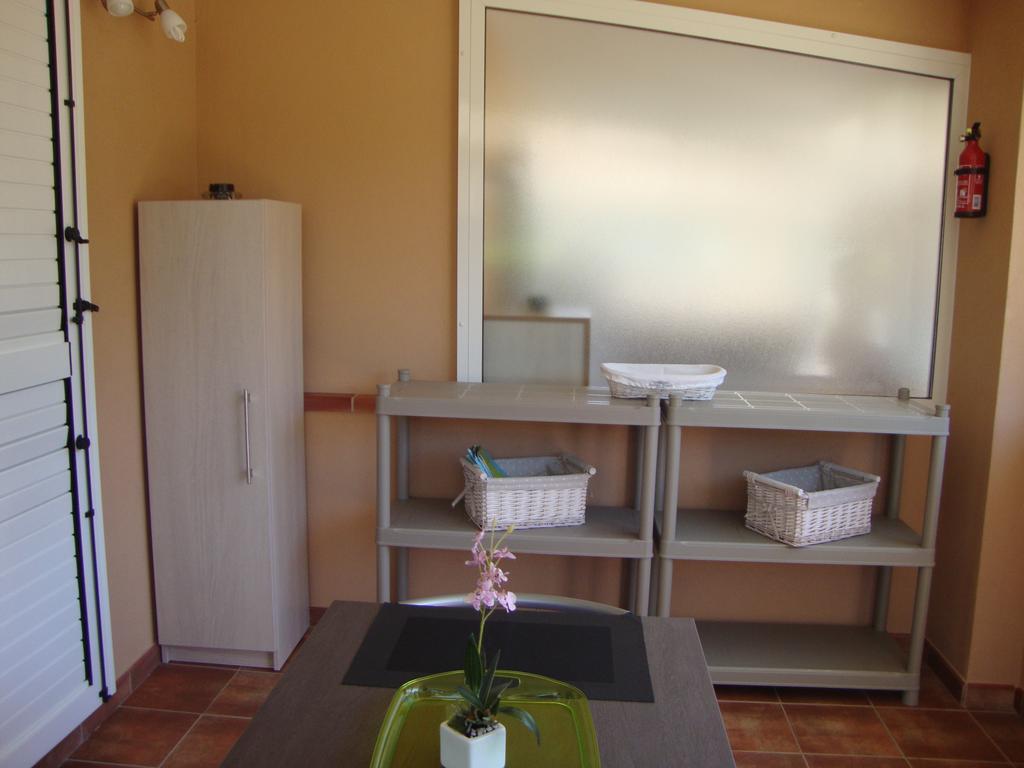 Camping Residence Chalet La Pomposa Terrazzoni Боніфачо Номер фото